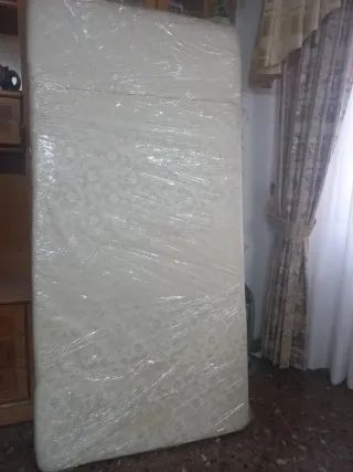 Vendo dos bases tapizadas con cuatro patas cadauna