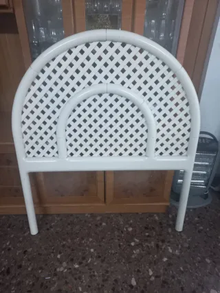 Vendo dos bases tapizadas con cuatro patas cadauna