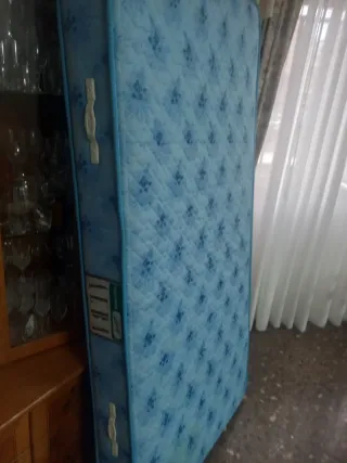 Vendo dos bases tapizadas con cuatro patas cadauna