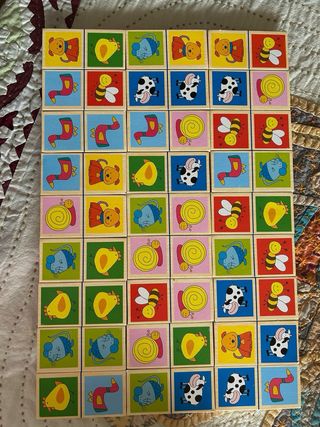 Dominó de madera con animales