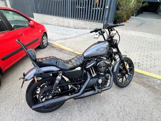 Harley Davidson Iron 883 Negra/Gris