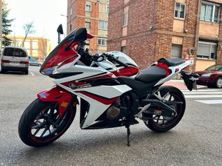 Honda CBR 500 R Roja y Blanca