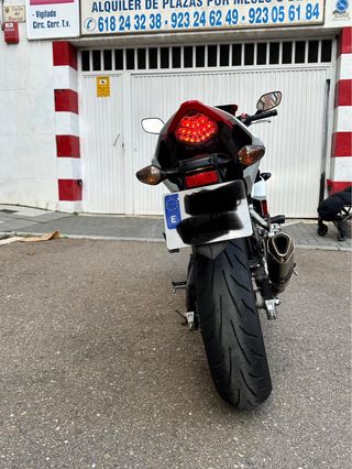 Honda CBR 500 R Roja y Blanca