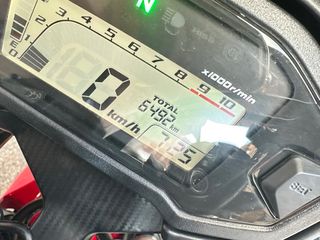 Honda CBR 500 R Roja y Blanca