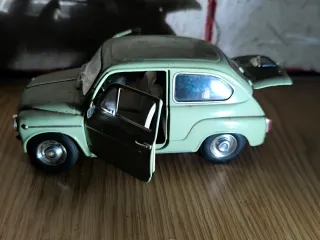 Coches a escalas 1/18