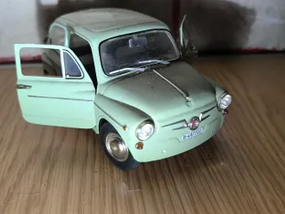 Coches a escalas 1/18