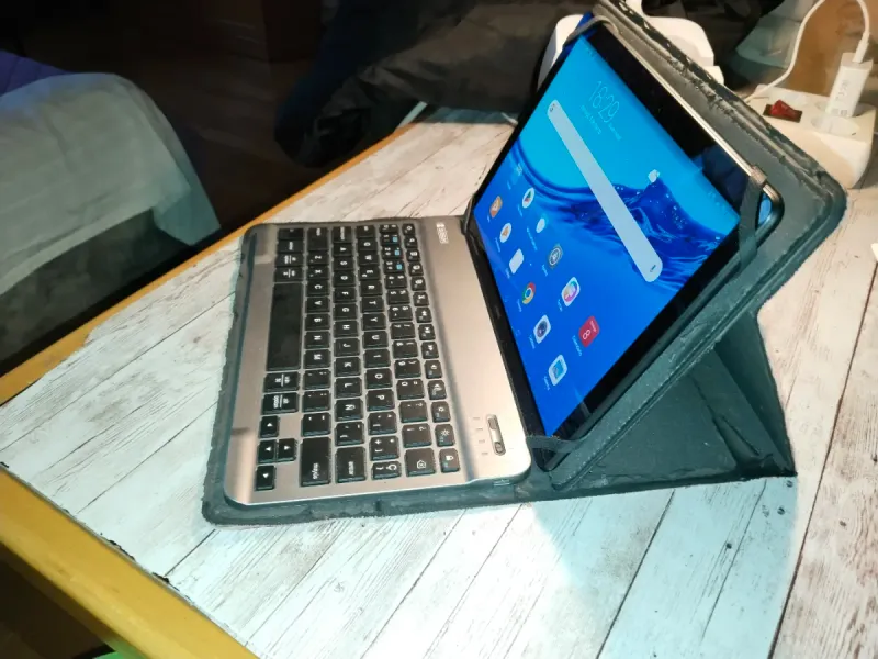 Tablet Huawei con Teclado Extraíble