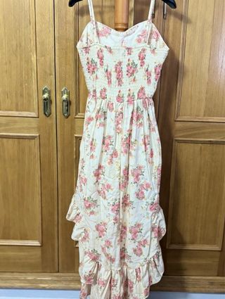 Vestido largo ajustado con flores