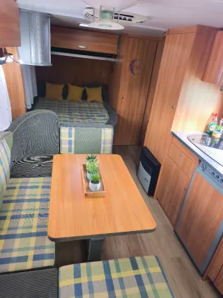 Caravana Burstner Flipper 550 KT 3 ambientes