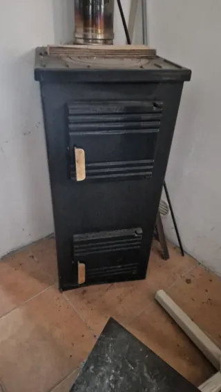 Stufa a legna in ghisa