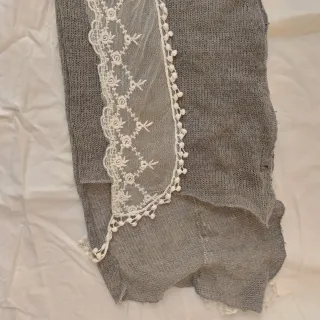 Bufanda Basile Gris y Blanca