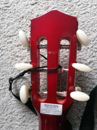 Guitarra infantil Bontempi con funda. 78 cm