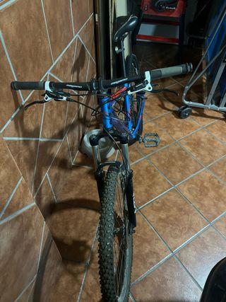 Bicicleta Megamo Azul y Roja