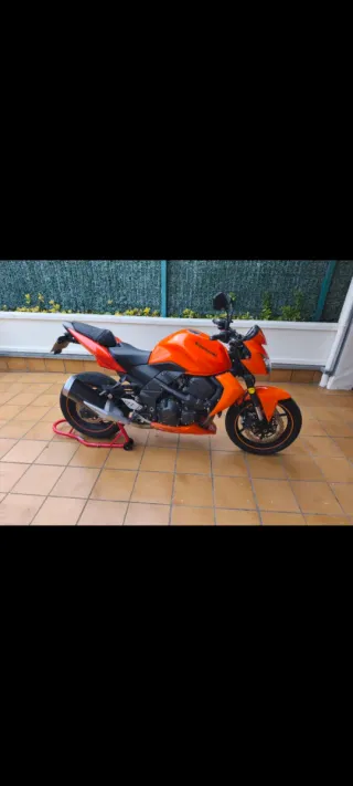 Kawasaki Z750 Naranja 2008 de segunda mano por 3.250 EUR en Olot