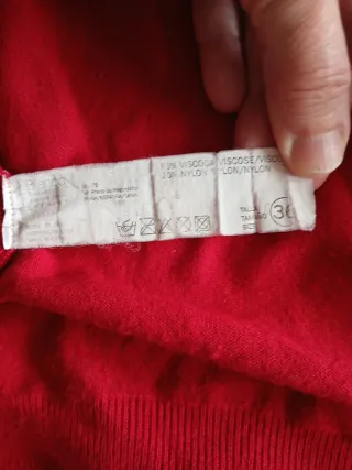 Chaqueta fina de punto roja