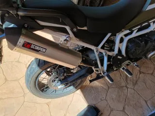 Scorpion escape moto