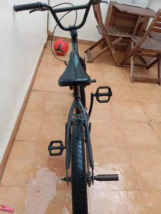 Bicicleta BMX gris