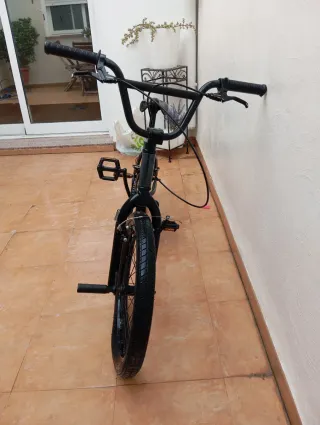 Bicicleta BMX gris