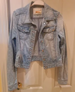 Cazadora Stradivarius tejana