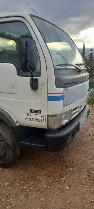 Nissan Cabstar 2004