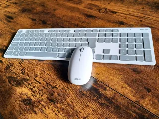 Teclado y Ratón Inalámbricos ASUS