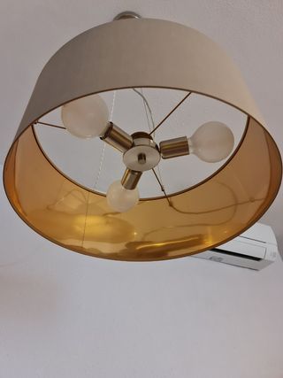 Lámpara de techo tela negra y dorada