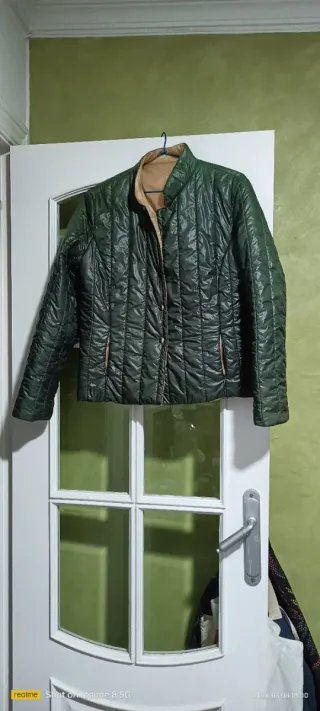 Anorak verde y beige