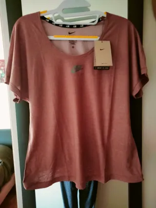 Camiseta Nike Air Deportiva Rosa envejecido