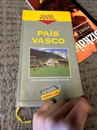 Lote de libros de rutas por Bizkaia.