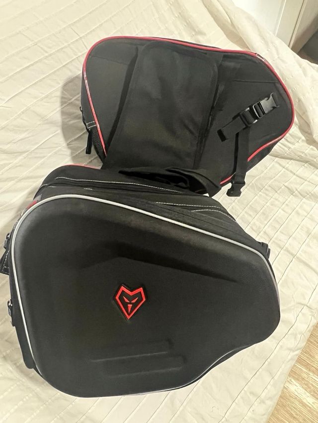 Alforjas semirrígidas Menat nuevas