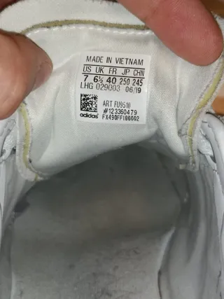 Zapatillas Adidas Blancas y Negras