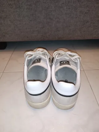 Zapatillas Adidas Blancas y Negras