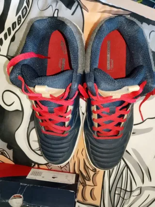 Botas deportivas Reebok azul y rojo talla 43