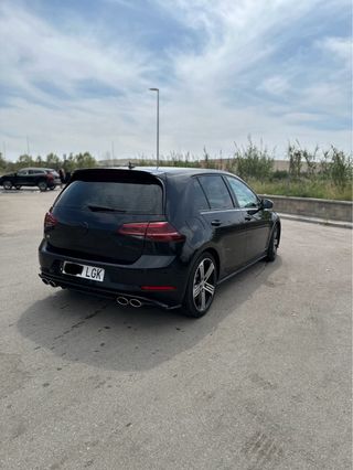 Volkswagen Golf 2021