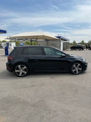 Volkswagen Golf 2021