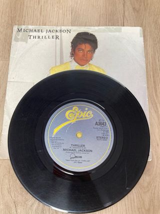 Single Michael Jackson Thriller. Perfil solidario
