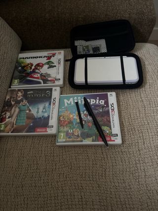 Nintendo 2DS XL Viola e Bianco