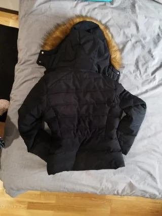 Abrigo ZARA Negro Plumas Capucha