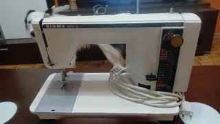 3 Máquinas de coser antigua de madera y metal