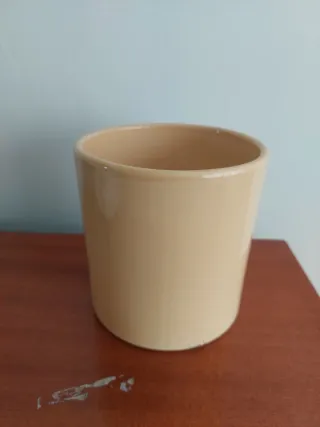 Maceta cerámica con flores vintage