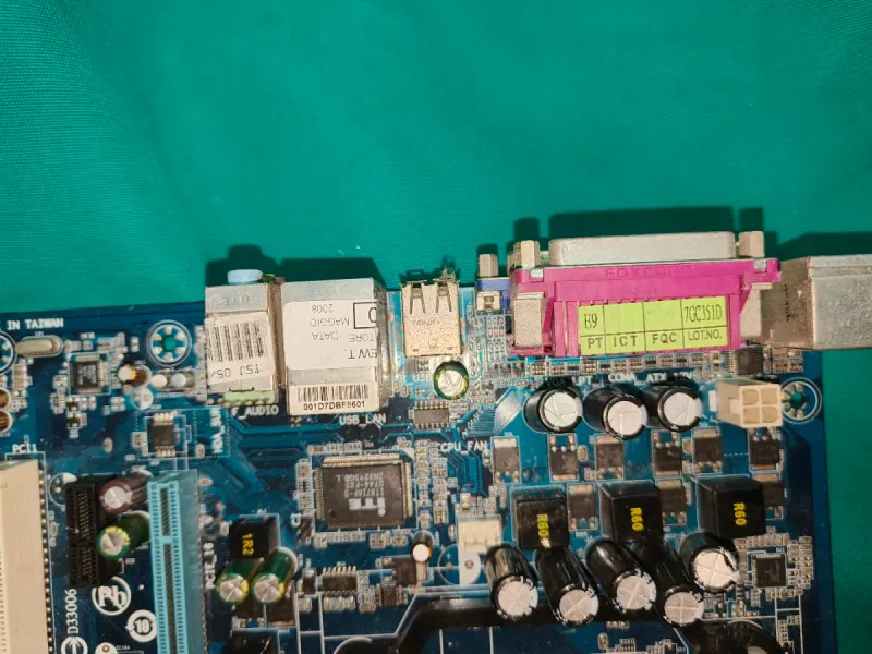 Placa base Gigabyte GA-M61SME-S2 afbeelding 4