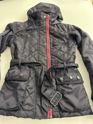 Chaqueta Superdry azul marino e interior rosa