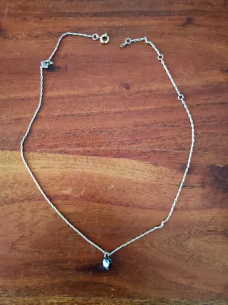 Cadena y colgante cristal azul oscuro