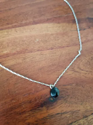 Cadena y colgante cristal azul oscuro