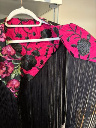 Capa flamenca/invitada con flecos
