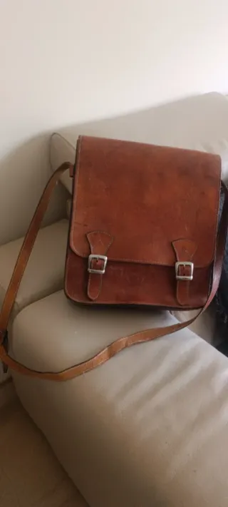 Bolso Cartera Mochila Auténtico Cuero Marrón.