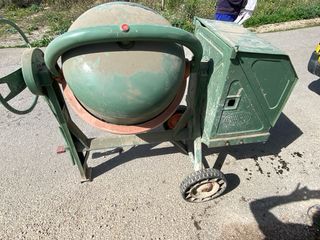 Hormigonera con motor