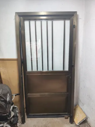 Puerta de aluminio