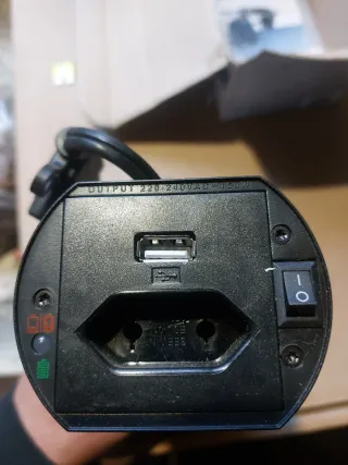 Transformador de 12v a 220v de 150W para vehículos