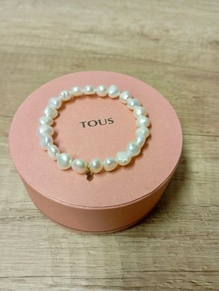 Pulsera TOUS perlas blancas y oso dorado